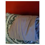 Full Size Bedspread, Sheet Set, 2 Pillows with Shams