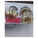 Kwikset 690 Tylo Keyed Entry Knob And Sgl Cyl Deadbolt Combo Pack In Polished Brass Model # 96900-253