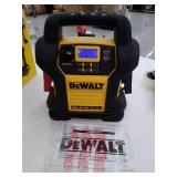 dewalt dxaej14 jump starter: 1400 peak/700 instant amps, 120 psi digital air compressor