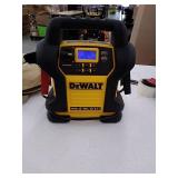 1400 Peak Amp Portable Car Jump Starter with Digital Compressor