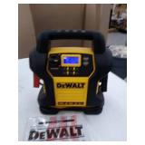 dewalt dxaej14 jump starter: 1400 peak/700 instant amps, 120 psi digital air compressor