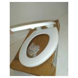 Toliet Seat White , (cracked a bit)