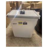 IRIS USA Airtight Pet Food Storage Container for Dog, Cat, Bird and Other Animals