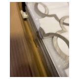 Premium Mosaics Bianco Quaterfoil Polished Tile Set