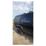 2000 Jeep Cherokee, Black