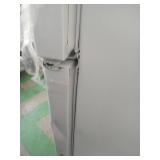Top-Freezer Refrigerator Retail $836.99 *APP-1