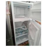 Top-Freezer Refrigerator Retail $836.99 *APP-1
