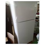 Top-Freezer Refrigerator Retail $836.99 *APP-1