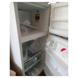 Top-Freezer Refrigerator Retail $836.99 *APP-1