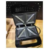 OVENTE Electric Sandwich Maker with Non-Stick Plates, Indicator Lights, Cool Touch Handle, Easy to Clean and Store, Perfect for Cooking Breakfast, Grilled Cheese, Tuna Melts and Snacks, Black GPS401B