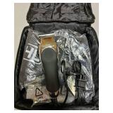 WAHL Signature Series Clipper Trimmer Personal Trimmer #79524-3001 - Retail: $92.71