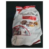 PECANS AND CARAMEL IN LUSCIOUS MILK CHOCOLATE, PECAN DELIGHT, 1 LB