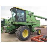 John Deere 8820 Turbo Combine