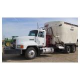 1999 Mack CH612 Feed Truck