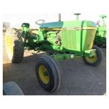 John Deere 2940 Farm Tractor