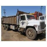 1981 International Manure Spreading Truck