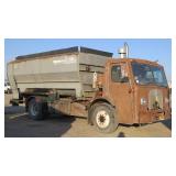 1985 Kenworth L700 Feed Truck