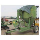John Deere 400 Pull Type PTO Mixer Grinder