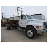 1999 Ford F-800 Stacker Truck