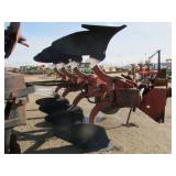 International 145 Hi-Clearance HYD Reset 4-BTM Plo