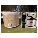 2 Small crockpots & universal grinder