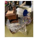 Box of misc kitchen things