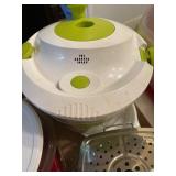 2 Flats - salad shooter & misc kitchen items