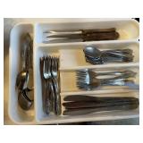 Service for 8 silverware