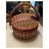 Vintage Sewing box w/sewing items inside