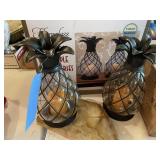 2 Flameless pineapple luminaries & misc
