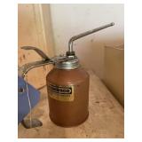 Small metal oil can