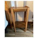 Oak stand & decor