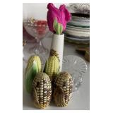 Salt/pepper shakers