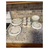 Corelle dish set