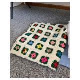 Afghans, linens