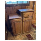 Oak cabinet piece, 2 door, 1 drawer