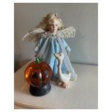 Angel & duck, pumpkin globe