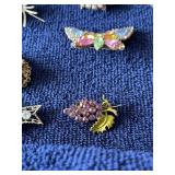 Row7 - 7 brooches
