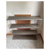 2 pcs - 4-shelf metal shelf,table w/green covering