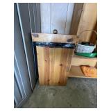 Pine wooden gabage can