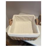Basket of wash cloths, basket w/pillow liner