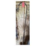 2 shepherd hooks