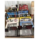 Flat of 1/64 assorted cars & trucks