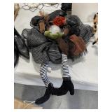 Light-up Halloween wreath, pair of witch shoes
