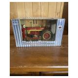 ERTL Farmall 460 & accessories