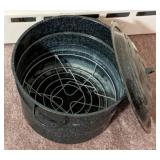 Large Covered Granite Pan, Approx 14" dia