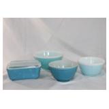 Lot of four vintage Pyrex pieces