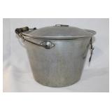 Vintage aluminum pot with lid and strainer