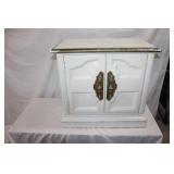 VTG wooden white cabinet