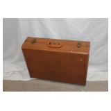 VTG Maxmillion leather suicase